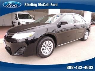 2012 toyota camry le bluetooth 35 mpg highway like new!