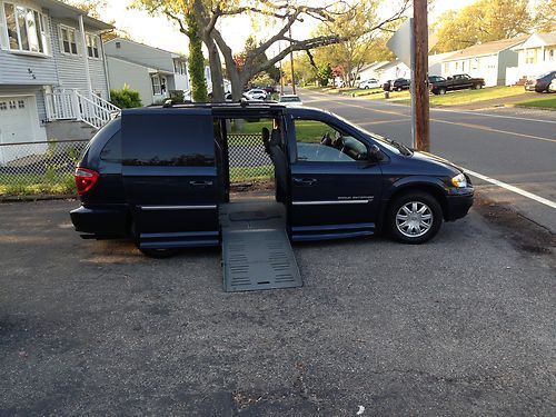 Van wheelchair handicap braun power ramp chrysler town countrylx 2007 power seat