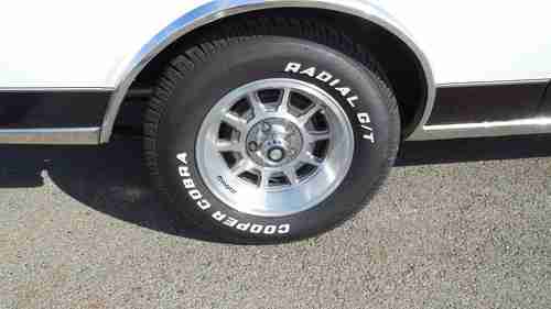 1980 Chrysler LeBaron Medallion Coupe 2-Door 5.2L, image 3