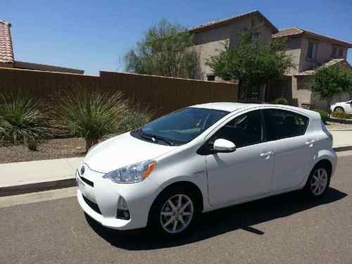 2012 prius c low 8k miles package 4 loaded moonglow pearl navigation leather