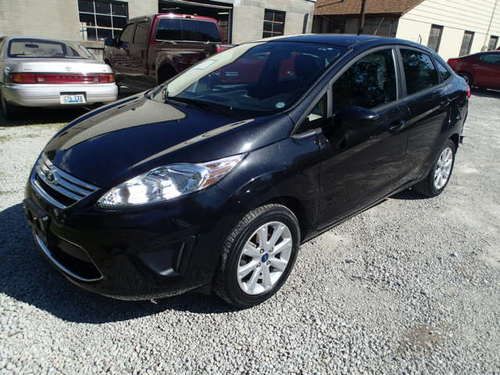 2011 ford fiesta se, salvage, damaged, runs and drives, wrecked