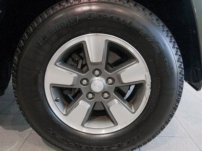 Sport SUV 3.7L CD 3.7L V6 ENGINE  (STD) Traction Control Stability Control ABS, US $14,995.00, image 9