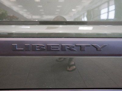 Sport SUV 3.7L CD 3.7L V6 ENGINE  (STD) Traction Control Stability Control ABS, US $14,995.00, image 10