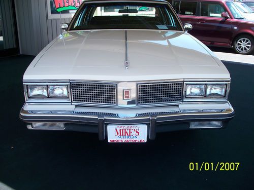 1983 oldsmobile 98 regency brougham extremely clean, 98% mint, must have!!!