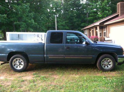 2006 chevrolet silverado extended cab 1500 - excellent condition