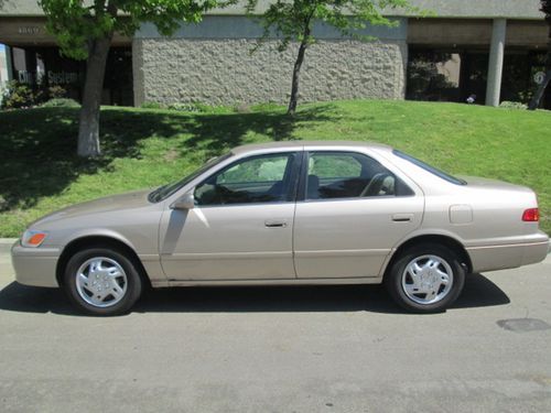 2001 toyota camry 4d sedan le stk# 223984, no reserve