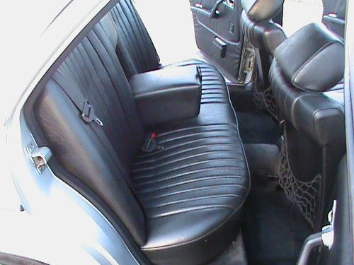 MERCEDES BENZ W123 Turbo Diesel 300D all original just serviced NON SMOKER, image 3