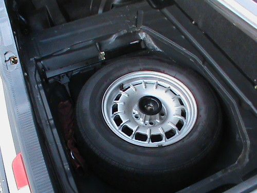 MERCEDES BENZ W123 Turbo Diesel 300D all original just serviced NON SMOKER, image 20