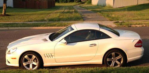 Mercedes benz diamond white, automatic, sl 550 14,256 miles