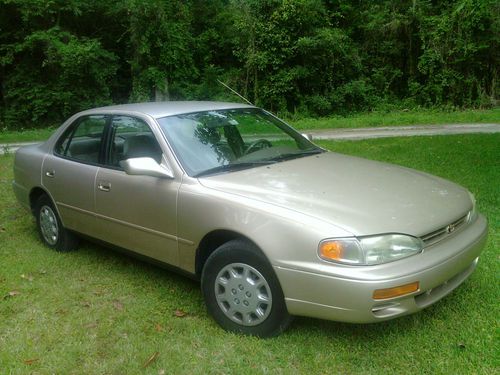 1996 toyota camry le sedan,104k,4-door 2.2l