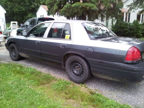 2001 ford crown victoria police interceptor with spotlight