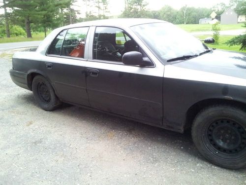 2001 Ford Crown Victoria Police Interceptor with Spotlight, image 2