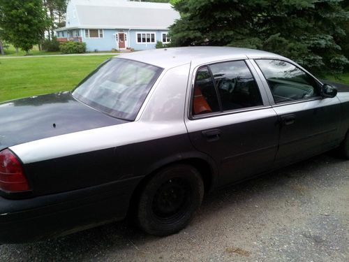 2001 Ford Crown Victoria Police Interceptor with Spotlight, image 3