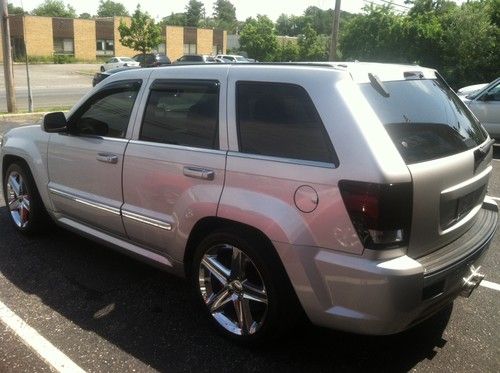 2009 jeep srt8