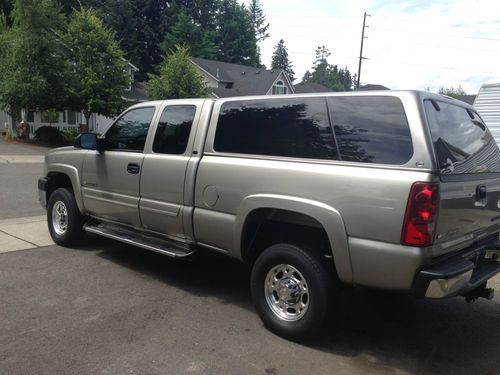 2003 Chevy Silverado 2500 Extended cab With 10,000 original miles, image 2