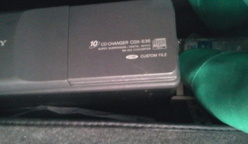 1992 Mercedes-Benz 300D 2.5 Sedan 4-Door 2.5L, image 4