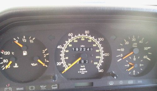 1992 Mercedes-Benz 300D 2.5 Sedan 4-Door 2.5L, image 20