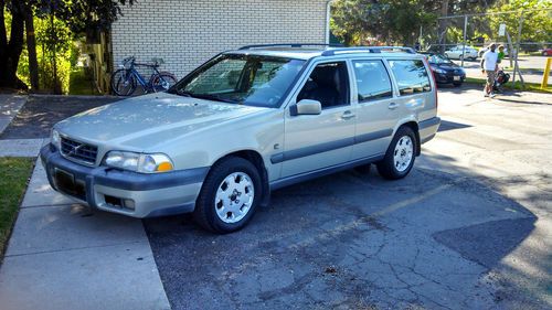 2000 volvo v70 xc70 turbo, leather, loaded! great shape!! runs well! no reserve!