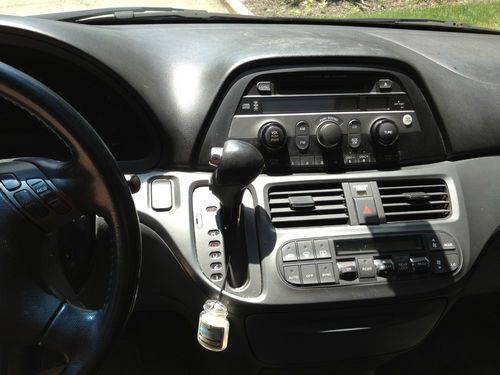 2006 Honda Odyssey - Ocean Mist Blue Exterior / Gray Leather Interior, image 13