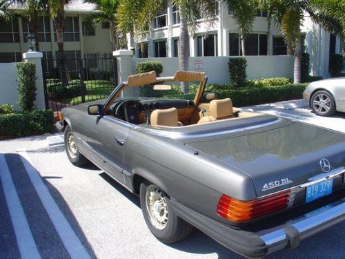 Showroom condition, 1980 mercedes 450 sl with both tops and only 45,300 miles