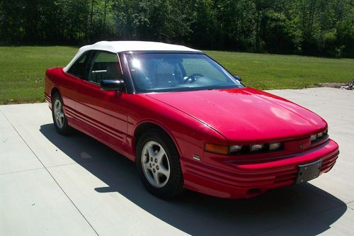 1995 cutlass suspreme convertable red w white top near mint condition