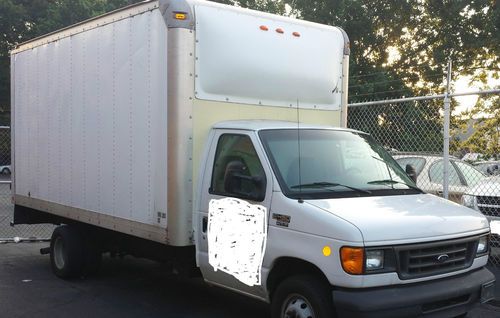 Ford e 450 16 box truck  turbo diesel