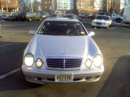 Silver mercedes benz clk