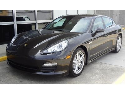 Porsche certifed pre owned! premium package plus, bi-xenon, hated steering wheel