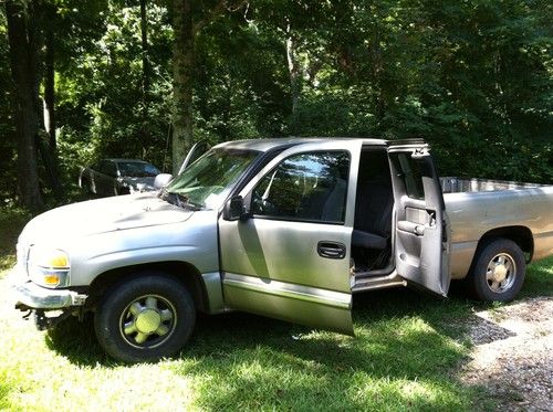 2003 gmc sierra pickup 4.8 liter v-8