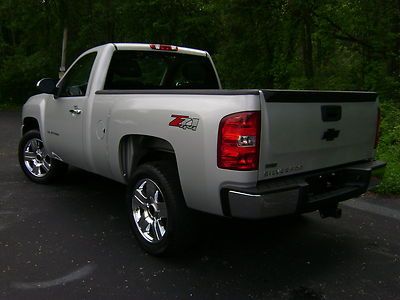 No Reserve Short-Bed 4x4 300HP V8 Remote Start Tow Pkg 20