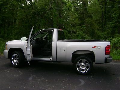 No Reserve Short-Bed 4x4 300HP V8 Remote Start Tow Pkg 20