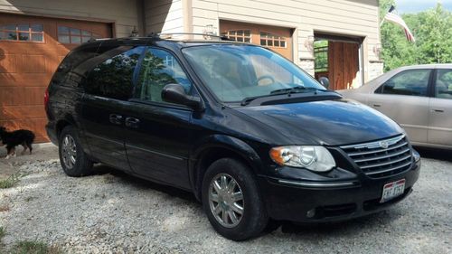 2005 chrysler town &amp; country limited