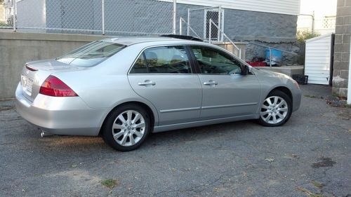 07 honda accord ex-l  only 64k miles *****(no reserve)*****