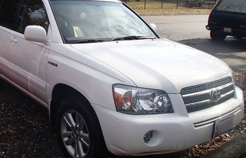 2006 toyota highlander hybrid sport utility 4-door 3.3l, leather, 3rd row, jbl