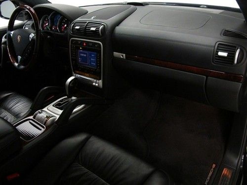 AMAZING Black on Black CAYENNE TURBO, image 7