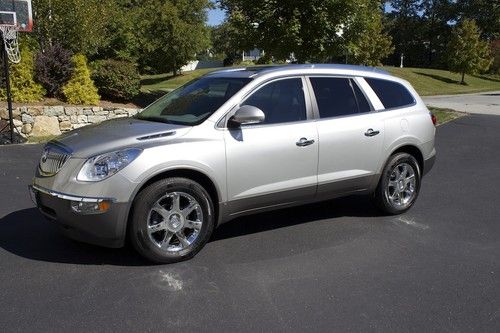 2008 buick enclave cxl awd, platinum metallic, loaded, immaculate, must see!