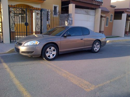 Chevrolet monte carlo 2006 3.5 6 cylinders 2 door salvage title very confortable