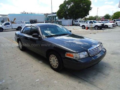 2004 ford crown victoria goverment vehicle