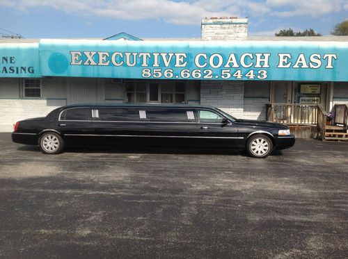 2005 lincoln towncar limousine