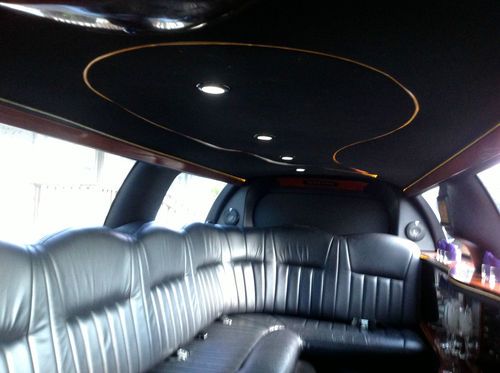 2005 Lincoln Towncar limousine, image 7