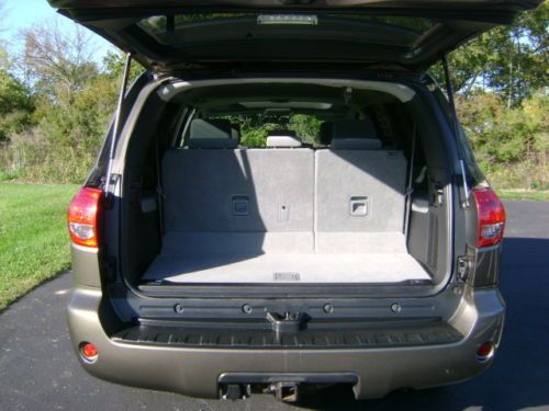 2010 TOYOTA SEQUOIA SR5 4WD 5.7L i-FORCE 3RD ROW SEATING MOON ROOF CLEAN CARFAX, image 7