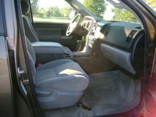 2010 TOYOTA SEQUOIA SR5 4WD 5.7L i-FORCE 3RD ROW SEATING MOON ROOF CLEAN CARFAX, image 8