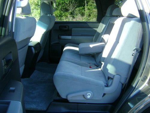 2010 TOYOTA SEQUOIA SR5 4WD 5.7L i-FORCE 3RD ROW SEATING MOON ROOF CLEAN CARFAX, image 17