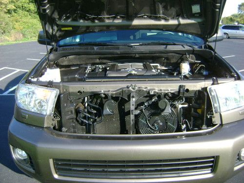 2010 TOYOTA SEQUOIA SR5 4WD 5.7L i-FORCE 3RD ROW SEATING MOON ROOF CLEAN CARFAX, image 18