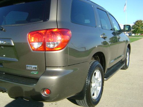 2010 TOYOTA SEQUOIA SR5 4WD 5.7L i-FORCE 3RD ROW SEATING MOON ROOF CLEAN CARFAX, image 22