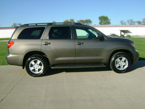 2010 TOYOTA SEQUOIA SR5 4WD 5.7L i-FORCE 3RD ROW SEATING MOON ROOF CLEAN CARFAX, image 23