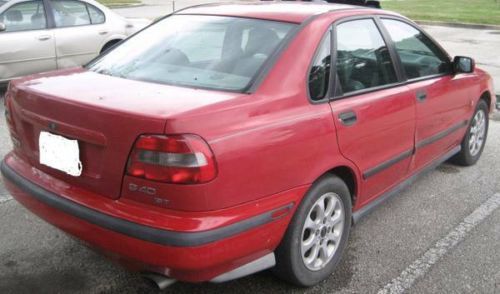 2000 volvo s40 base sedan 4-door 1.9l