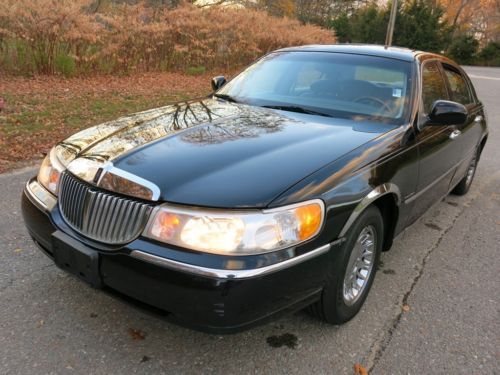 00 lincoln town car cartier low miles drives excellent ready to drive no reserve