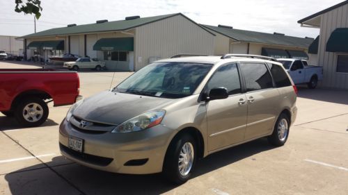 2007 Toyota Sienna CE Mini Passenger Van 5-Door 3.3L, image 2