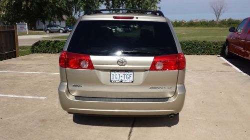 2007 Toyota Sienna CE Mini Passenger Van 5-Door 3.3L, image 6